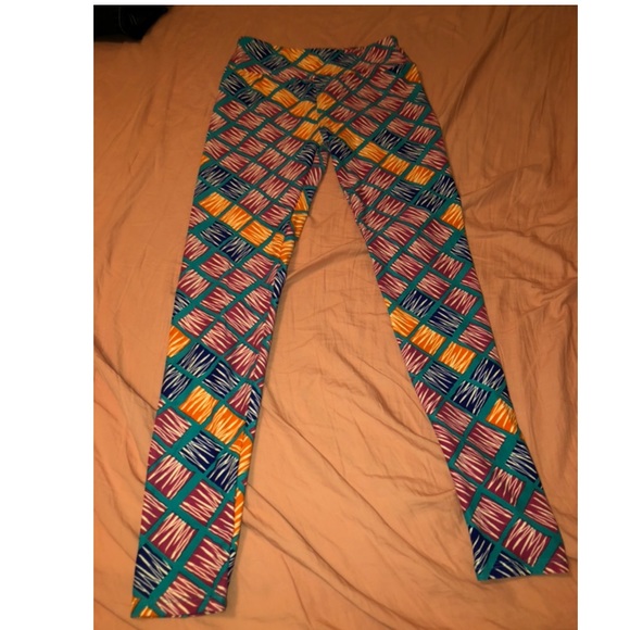🌼 S O L D 🌼 NWOT LulaRoe one size leggings - Picture 2 of 4